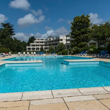 Le Bonheur : Piscines, Et Nature A Proximite *